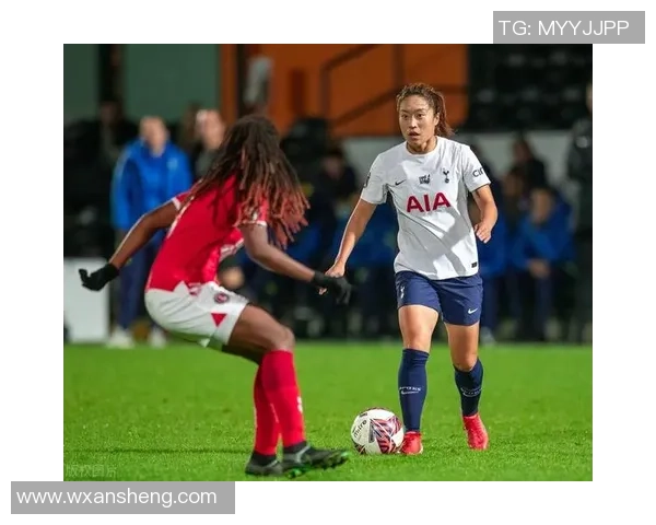 以颜值与实力并存的足球帅气球星为核心探索绿茵场的魅力风采