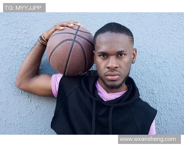 足球场上的黑色闪电 球星头像展示黑人的速度与力量