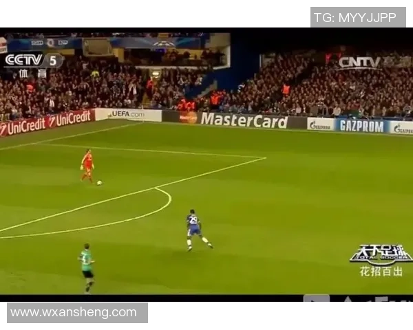 足球球星射门篮球突破极限展现运动跨界才华与竞技魅力