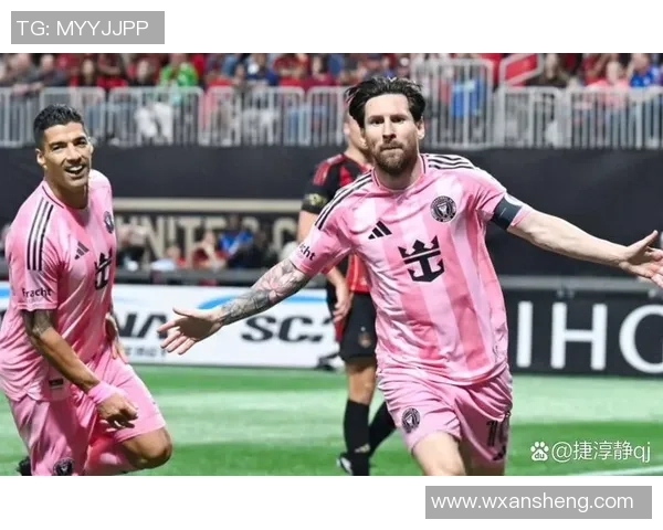 足球球星第一视角震撼瞬间展现激烈赛场对决与技术魅力